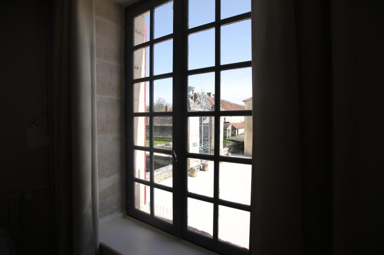 La Basse Cour Hotell Tanlay Exteriör bild