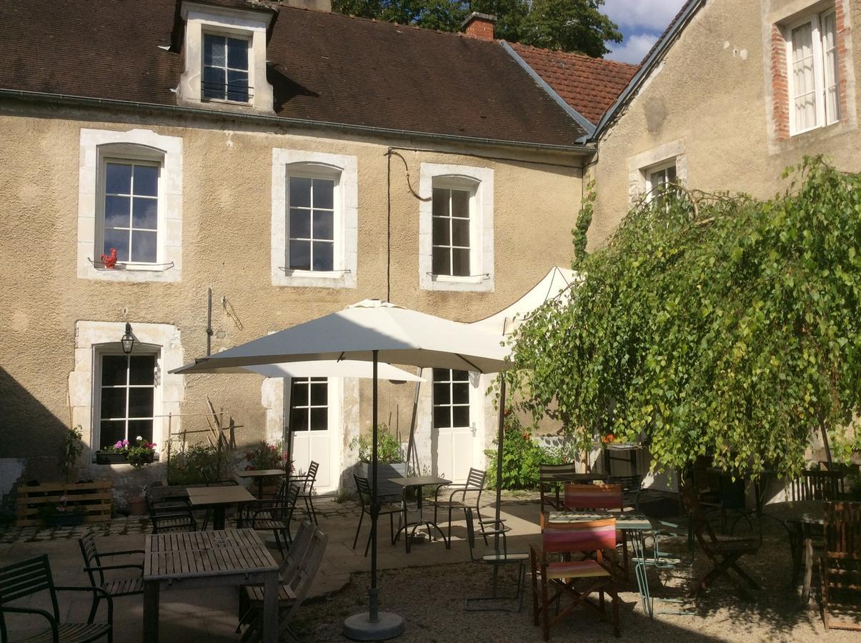 La Basse Cour Hotell Tanlay Exteriör bild