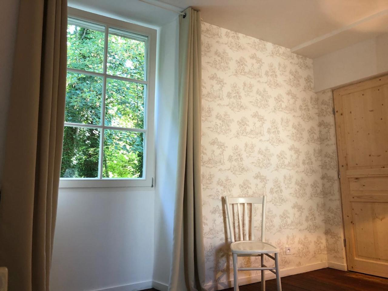La Basse Cour Hotell Tanlay Exteriör bild
